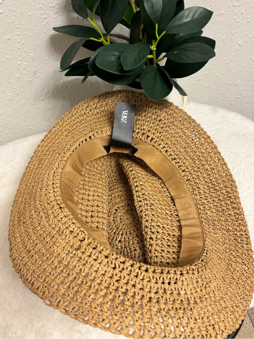 Zara Natural Straw Fedora with Black Band - Picture 4 of 4